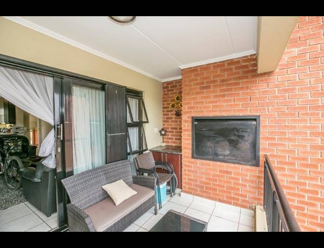 2 BEDROOM HOUSE FOR SALE IN SUNNINGHILL